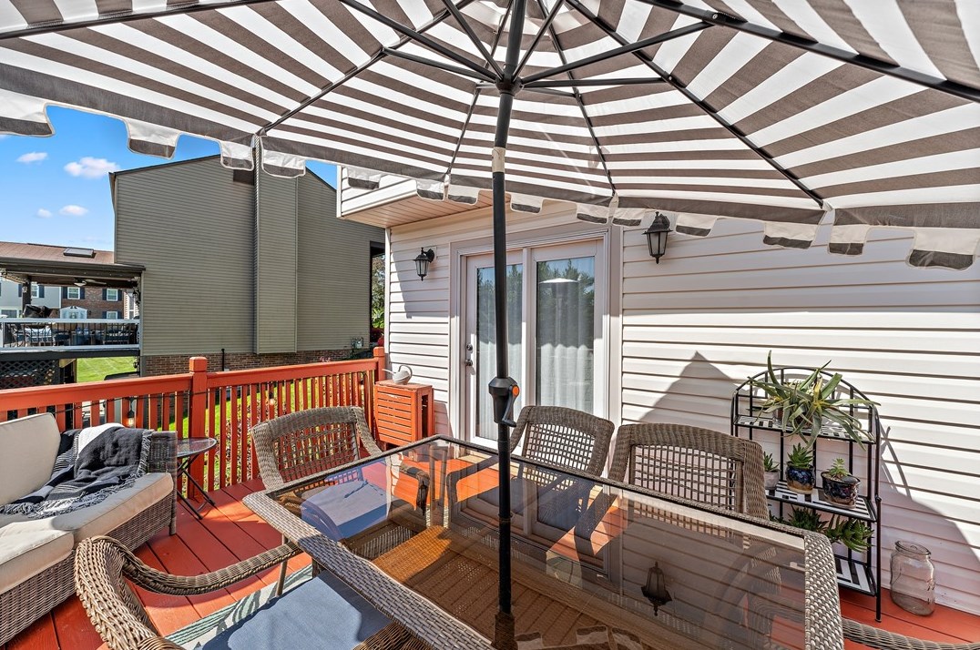 3504 Fox Chase Dr, Imperial PA  15126-9604 exterior