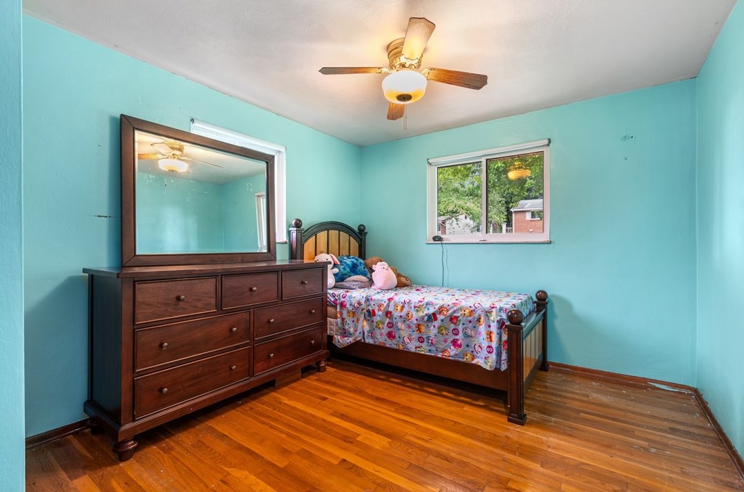 207 Norman Dr, Moon Twp PA 15108-3158 exterior