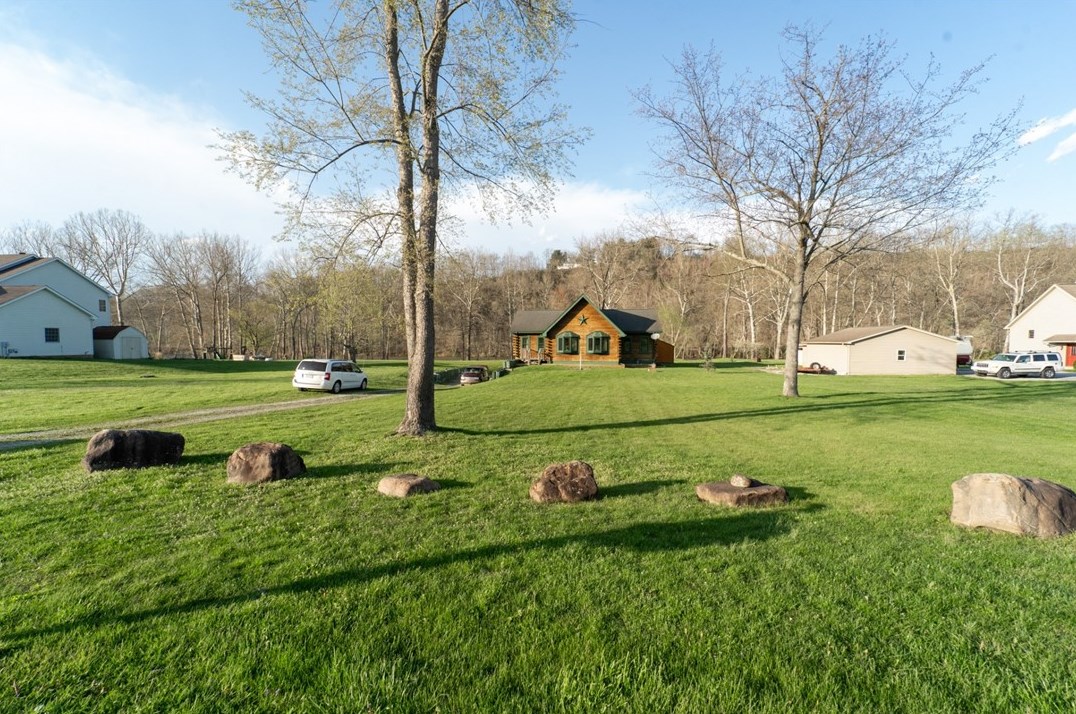 110 Michael Dr, Connellsville, PA 15425