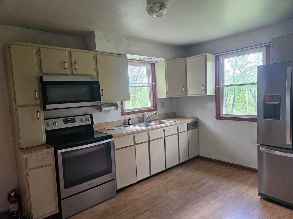 815 Swingle Hill Rd, Mercer, PA 16137