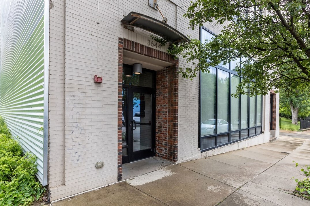 3644 Penn Ave #305, Pittsburgh, PA 15201