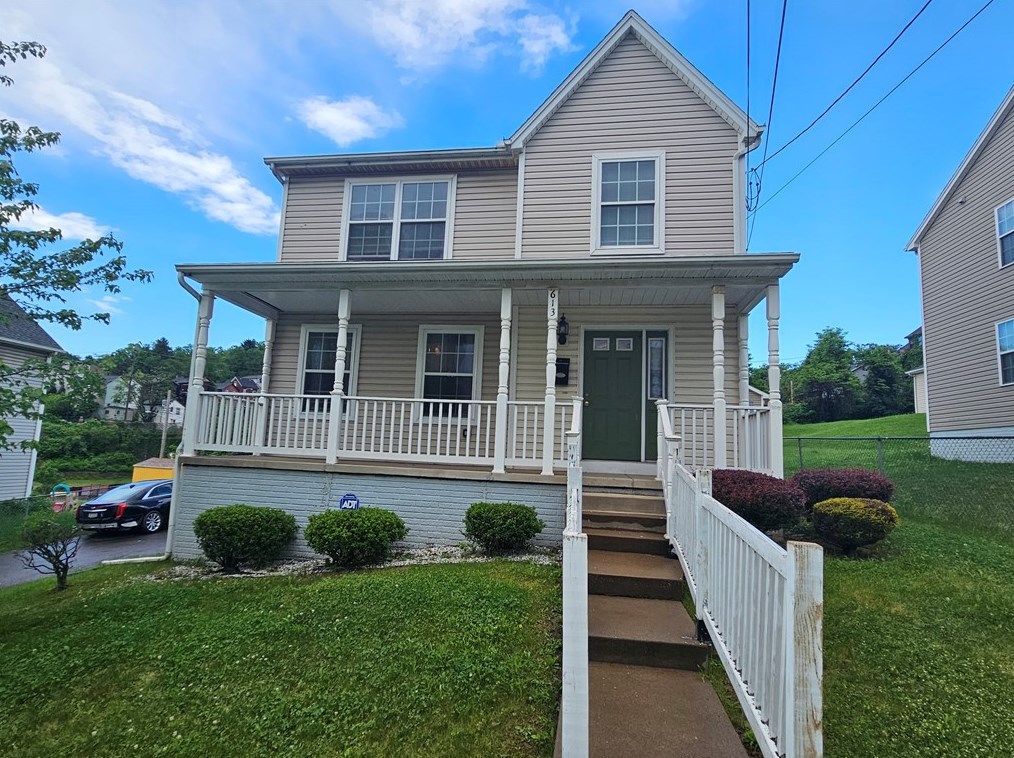 613 Baldridge Ave, Rankin, PA 15104-2301