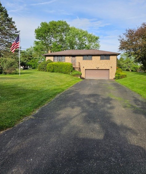 114 Minteer Rd, Butler, PA 16001-8559