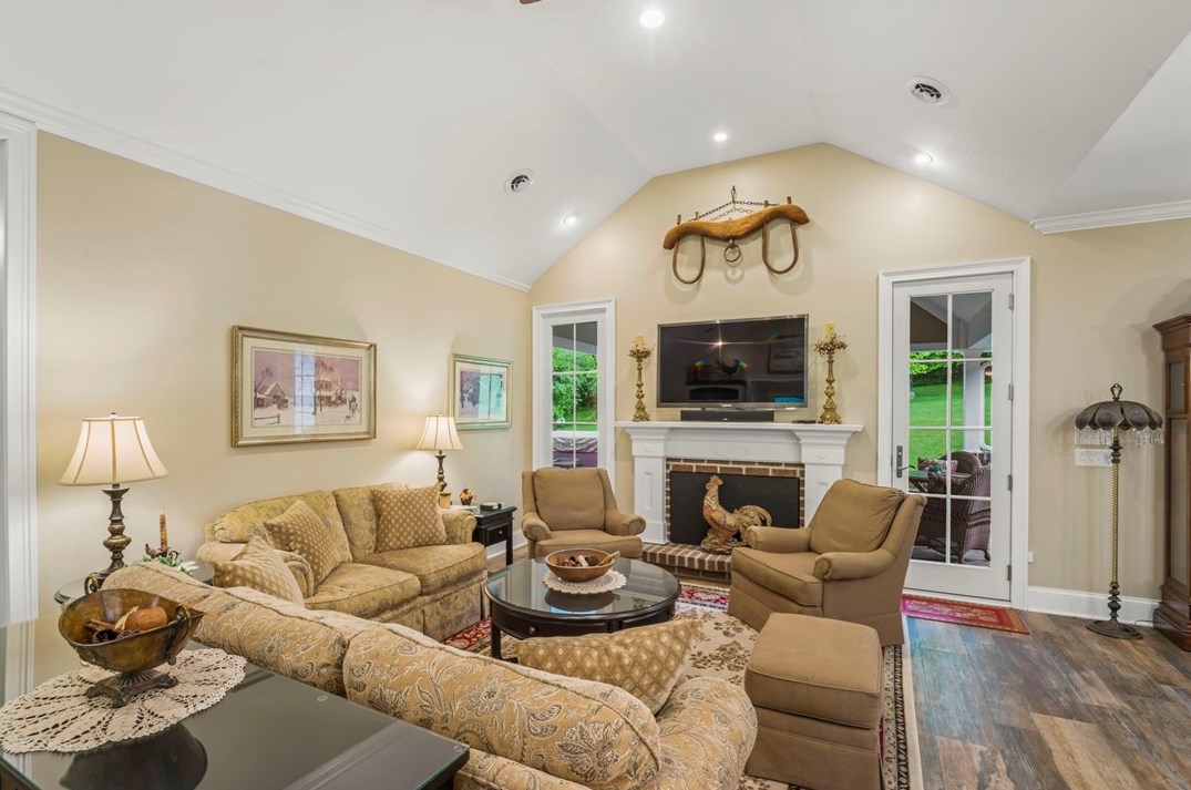 176 Miller Rd, Washington PA 15301-7721 exterior