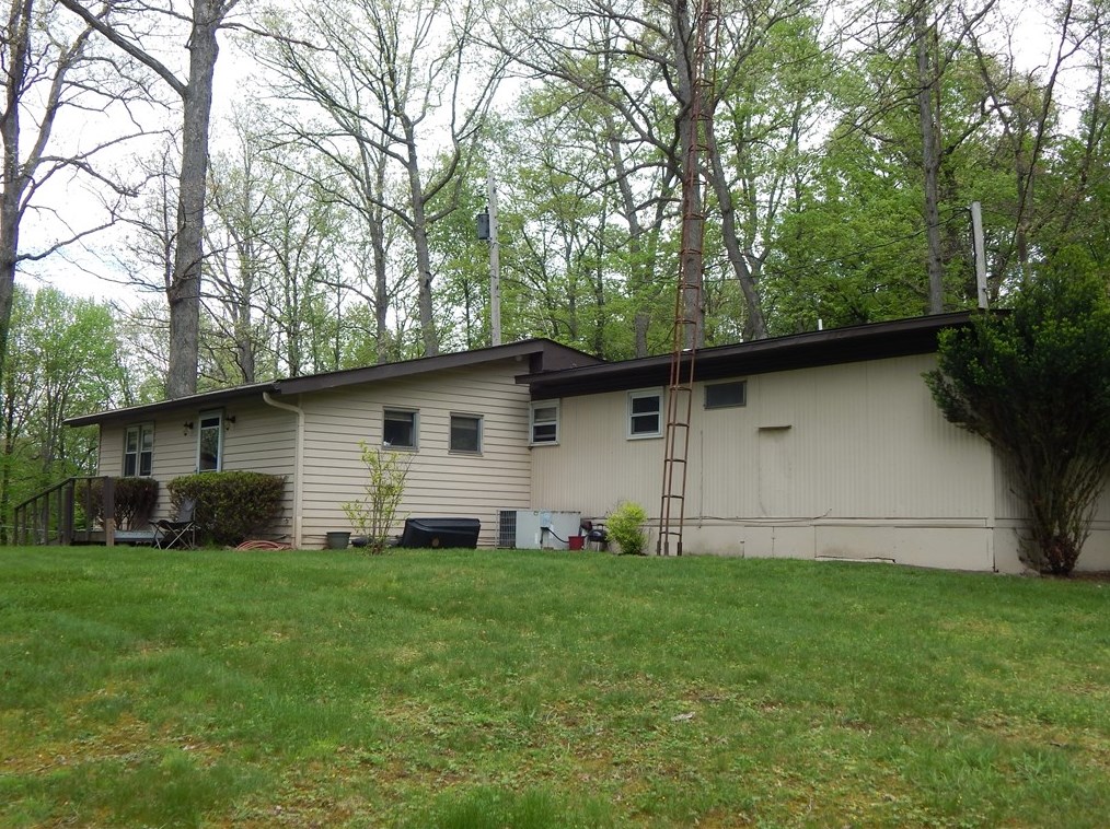 266 Pinehurst Rd, Butler, PA 16001-8417