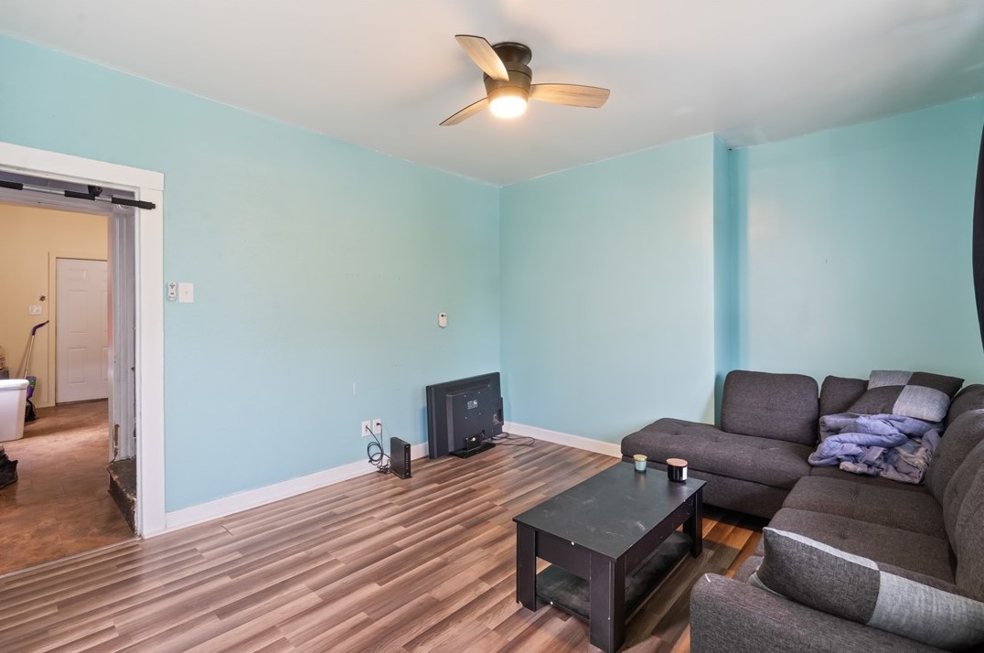 261 Freidel St, Whitaker PA  15120-2341 exterior