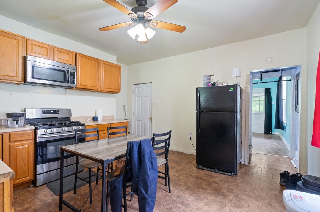 261 Freidel St, Whitaker PA  15120-2341 exterior