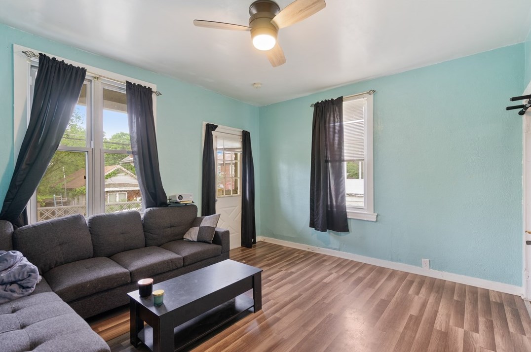 261 Freidel St, Whitaker PA  15120-2341 exterior