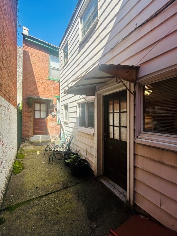 100 19th St, Pittsburgh PA  15203-1860 exterior