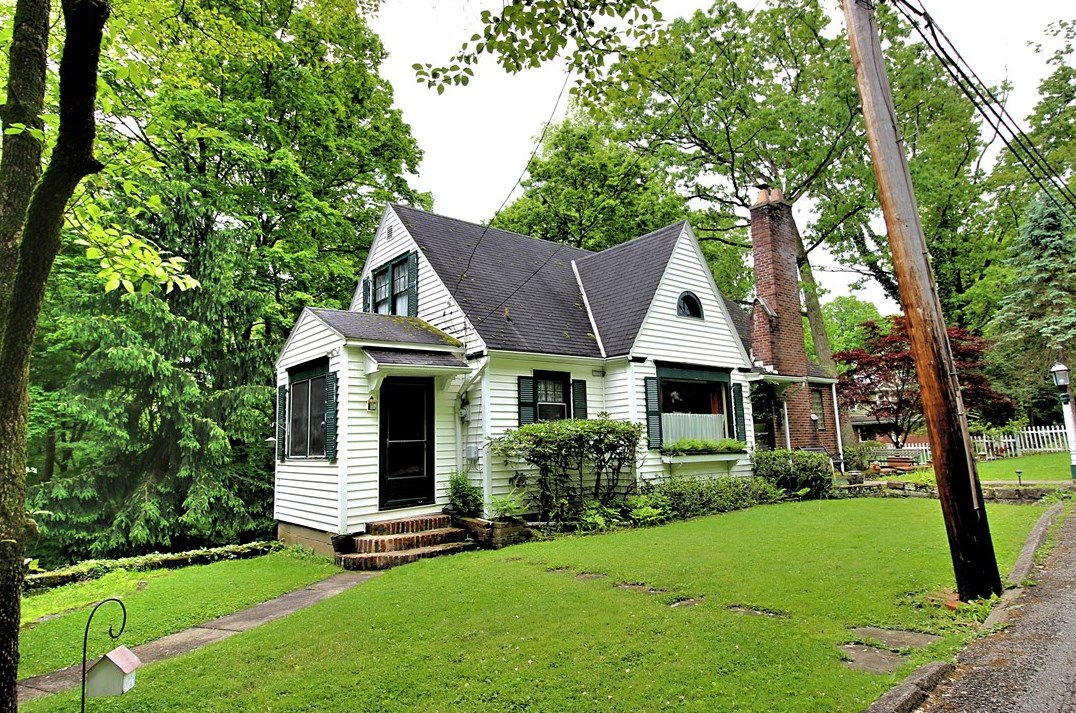 614 Waldheim Rd, Pittsburgh, PA 15215-1845