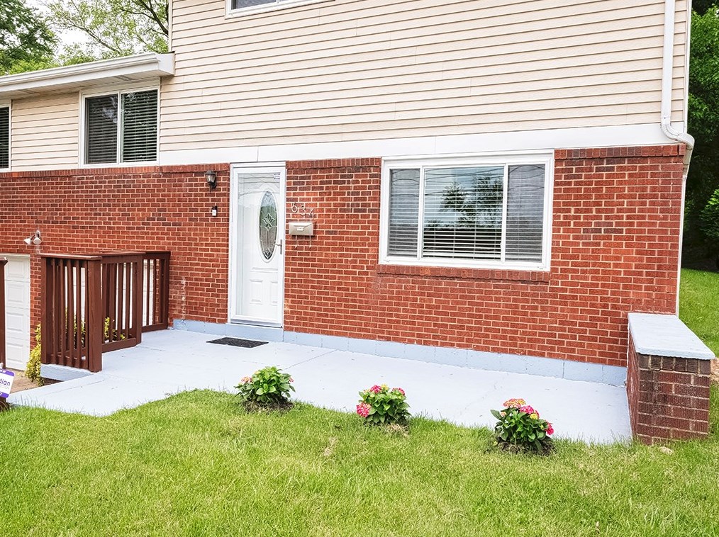 634 Garden City Dr, Monroeville, PA 15146