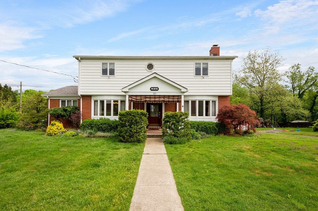 101 Louisiana Ln, Venetia, PA 15367