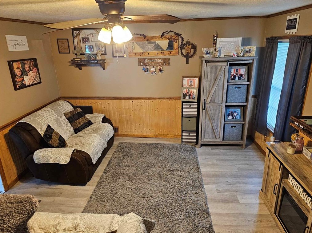 104 Sheldon Ave, Fairchance, PA 15436