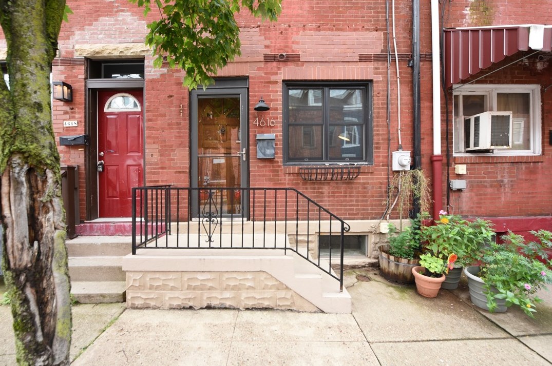 4616 Plummer St, Pittsburgh, PA 15201-2926