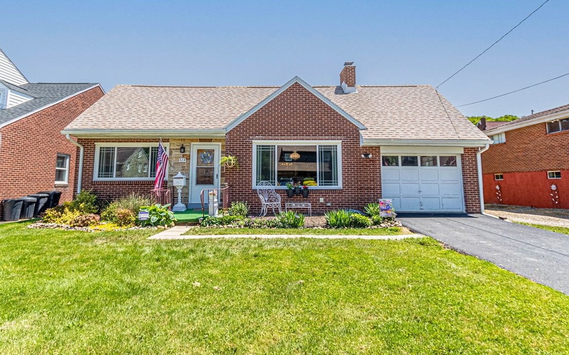 518 Spring St, New Kensington, PA 15068-5832