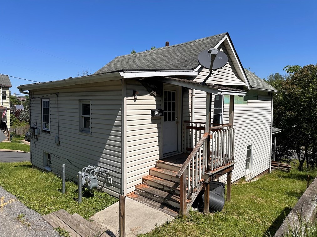74 Murray Ave, Washington, PA 15301-5228