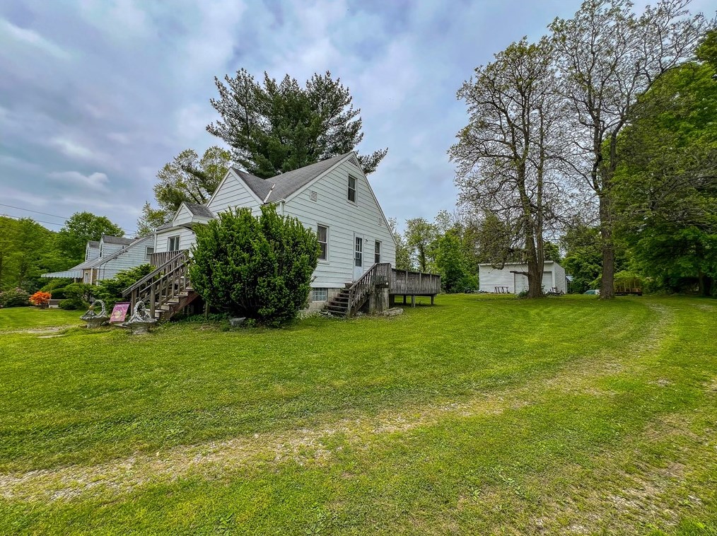 103 Dr, Valencia PA 16059-2415 exterior