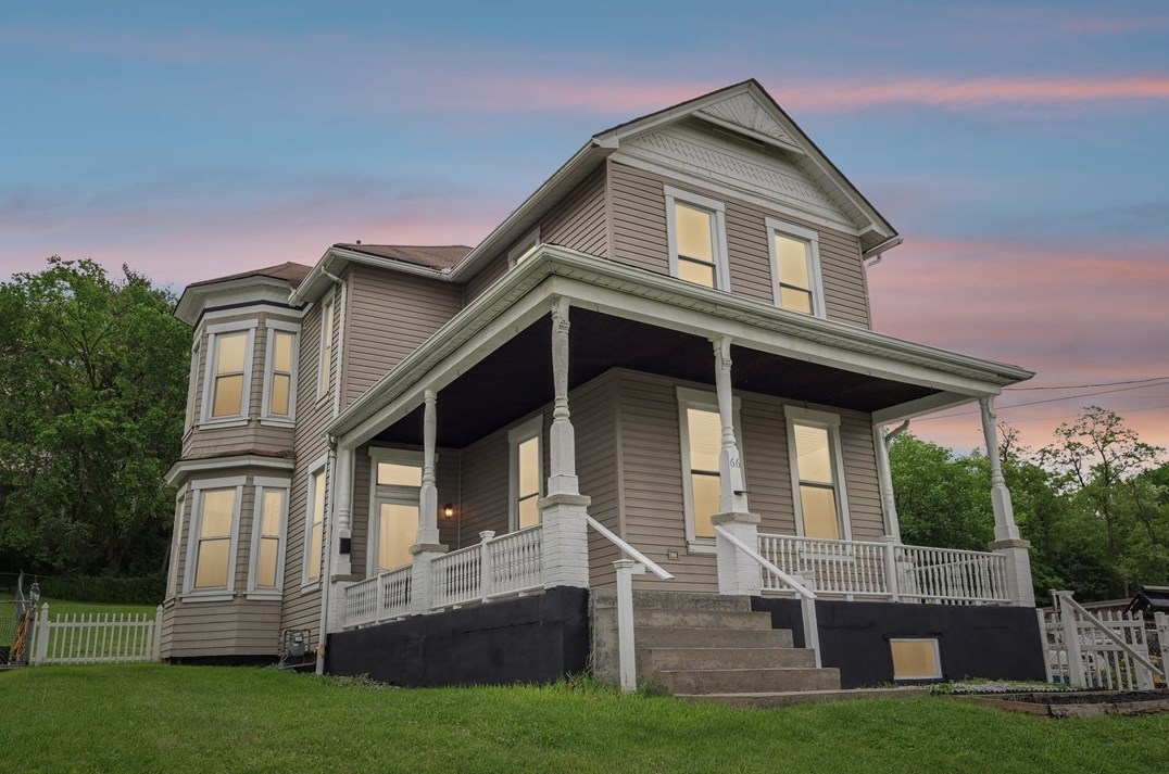 66 Thomas St, Pittsburgh, PA 15205-2751