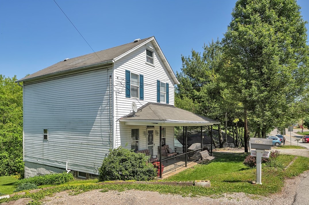 1403 Hancock Ave, Apollo, PA 15613-8407