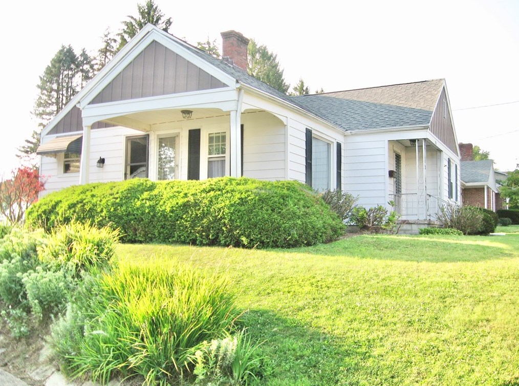 610 Tidball Ave, Grove City, PA 16127-1446