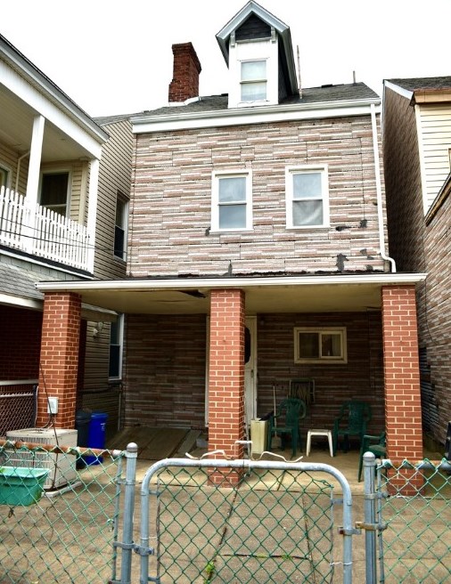 207 Pearl St, Pittsburgh PA 15224-1924 exterior