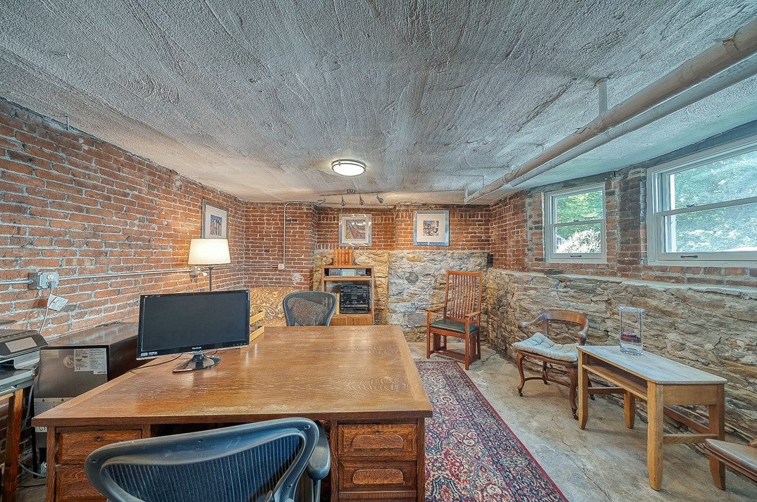 265 Lebanon Ave, Pittsburgh PA 15228-1322 exterior