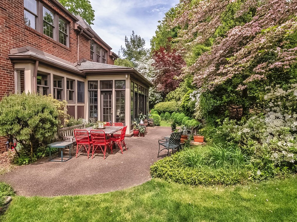 5421 Kipling Rd, Pittsburgh PA 15217-1038 exterior