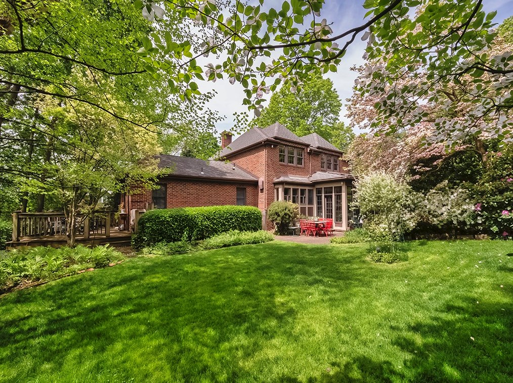 5421 Kipling Rd, Pittsburgh PA 15217-1038 exterior