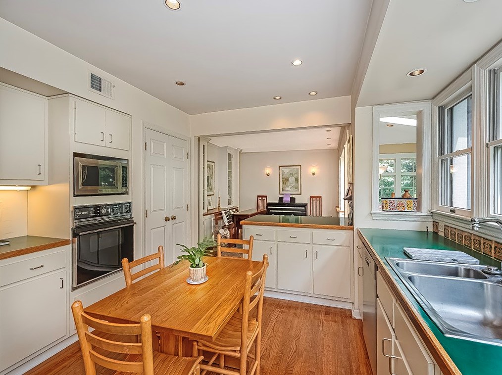 5421 Kipling Rd, Pittsburgh PA 15217-1038 exterior