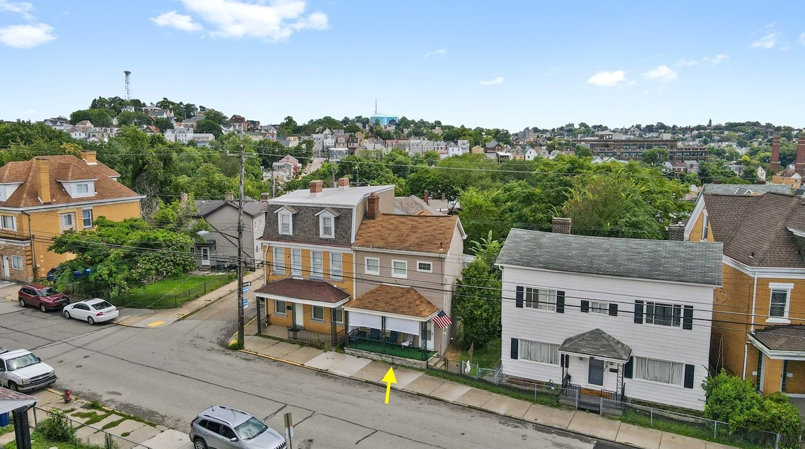 343 Boggs Ave, Pittsburgh PA  15211-2074 exterior