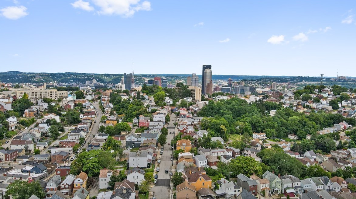 343 Boggs Ave, Pittsburgh PA  15211-2074 exterior