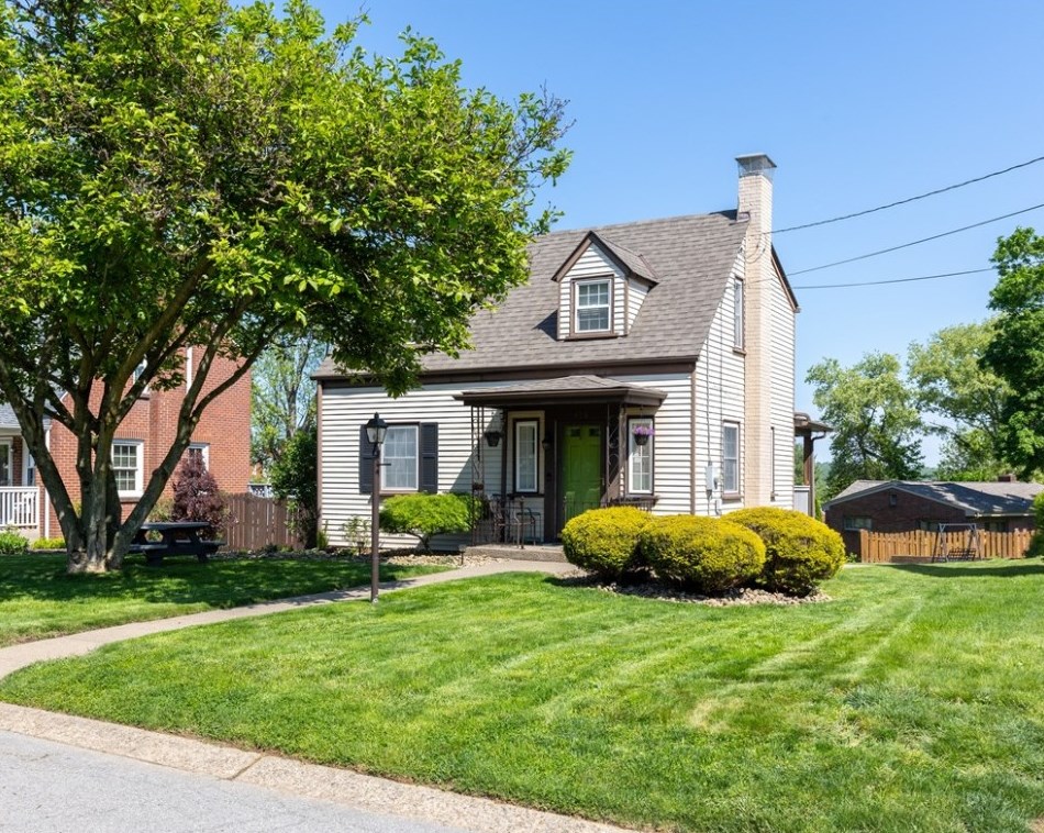 410 Forbes St, Bridgeville, PA 15017-2225