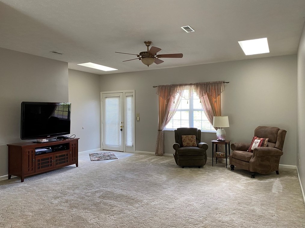49 David Dr, New Kensington, PA 15068
