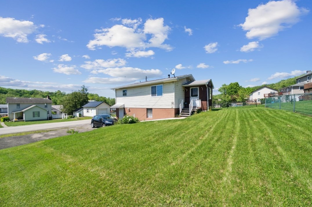 316 1st St, West Newton, PA 15089-1641