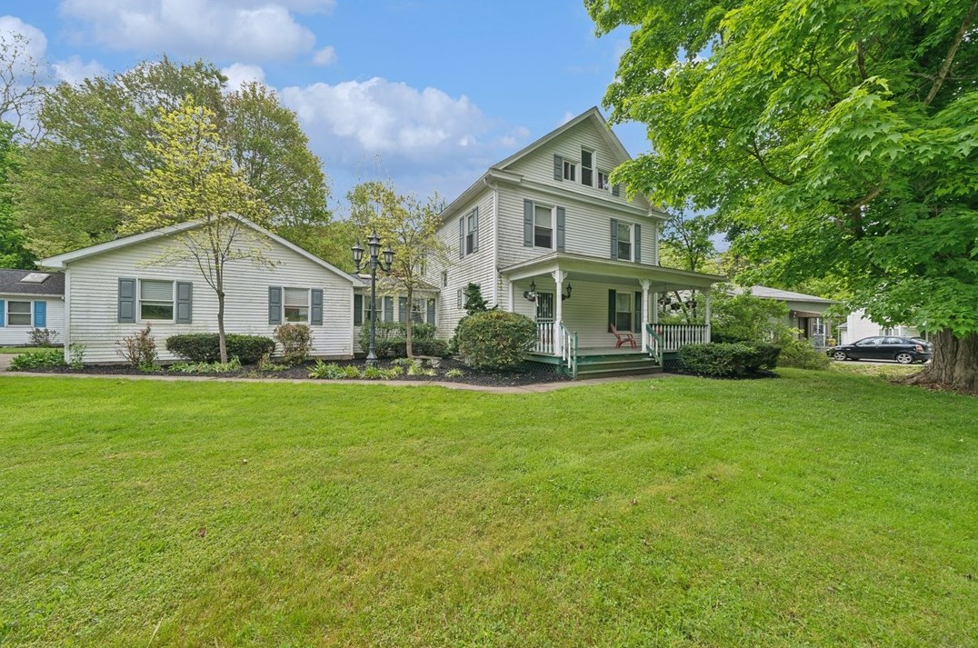 2470 Eastbrook Rd, New Castle, PA 16105-6314