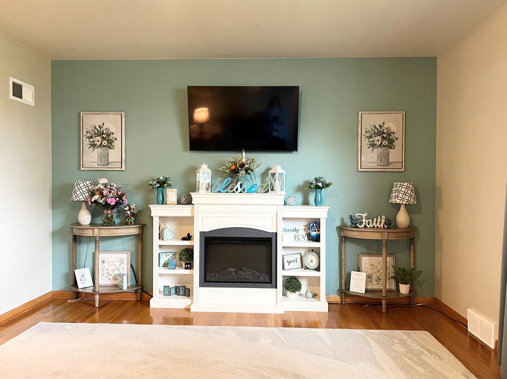 479 Dakota Dr, New Kensington, PA 15068-3305