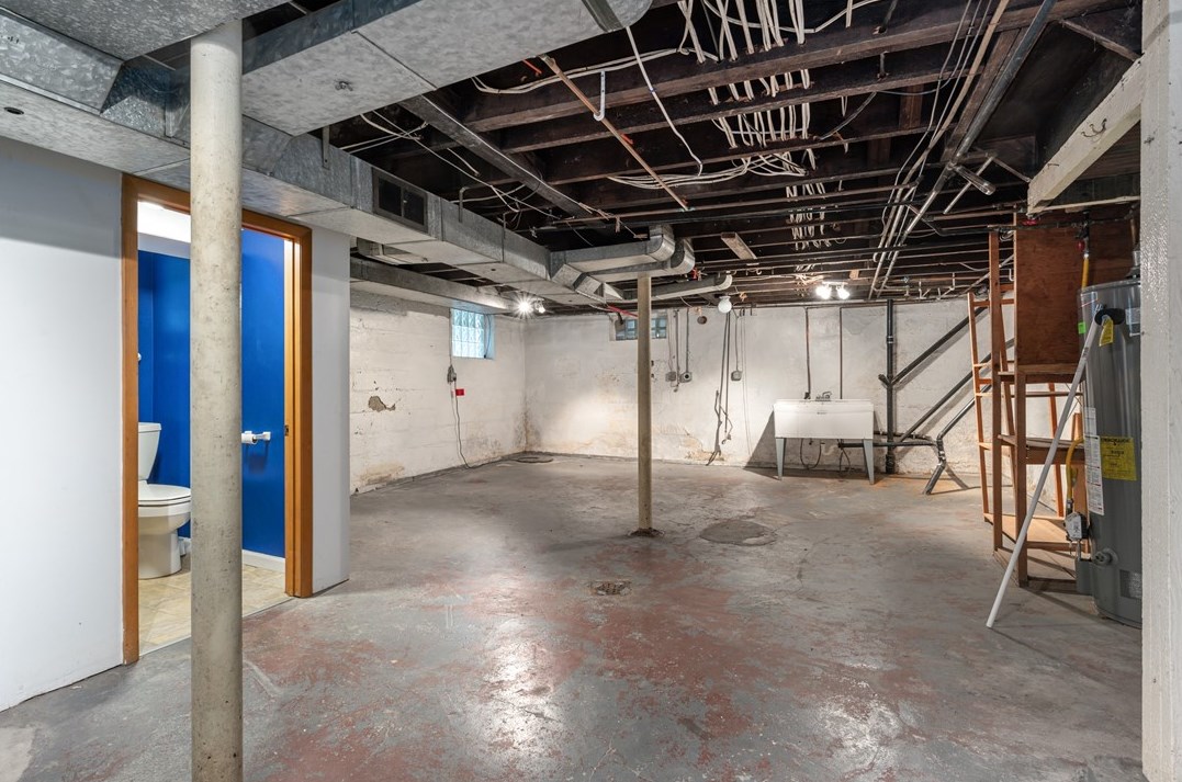 613 Kirtland St, Pittsburgh PA 15208-2826 exterior