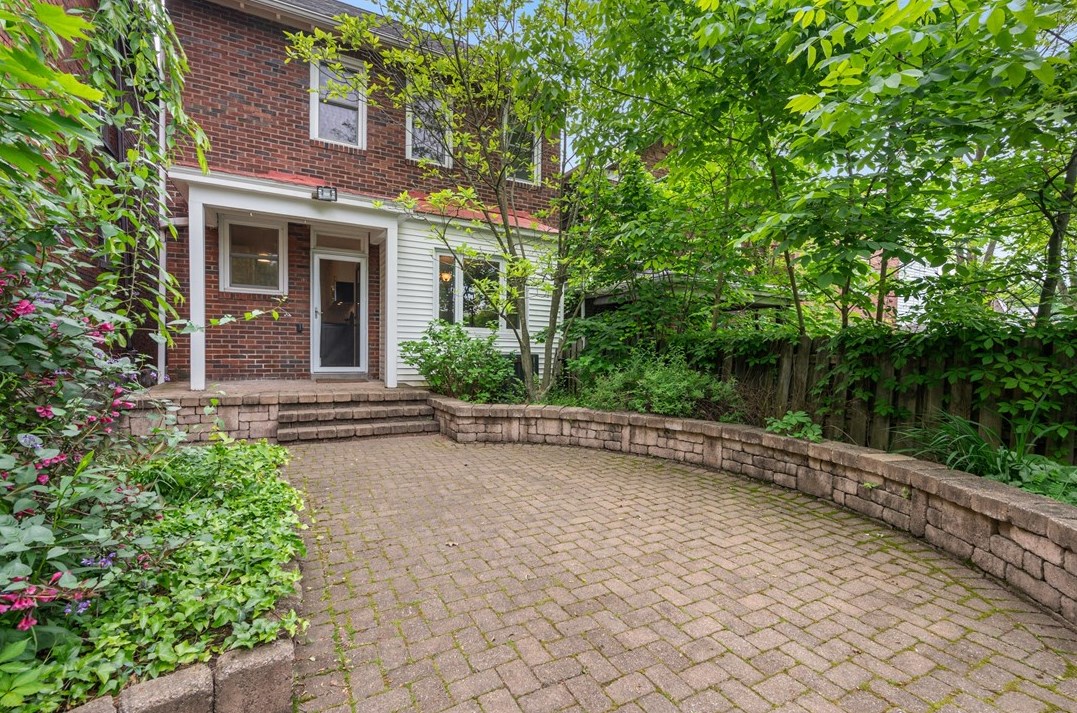 613 Kirtland St, Pittsburgh PA 15208-2826 exterior