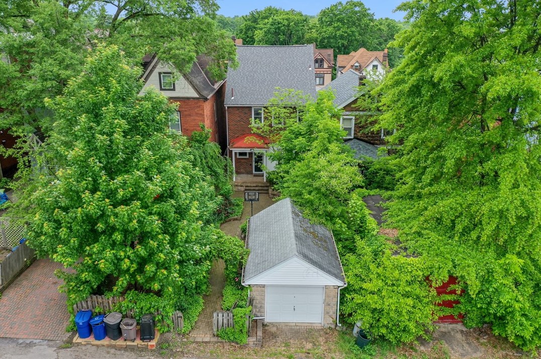 613 Kirtland St, Pittsburgh PA 15208-2826 exterior