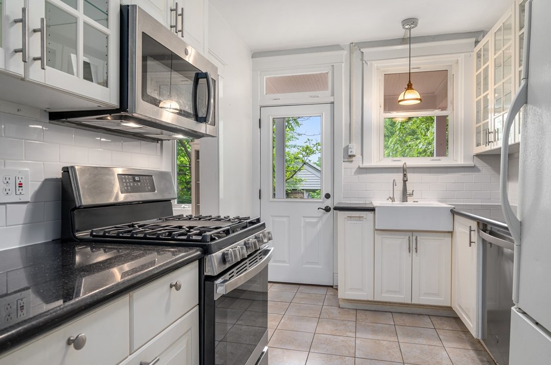 613 Kirtland St, Pittsburgh PA 15208-2826 exterior