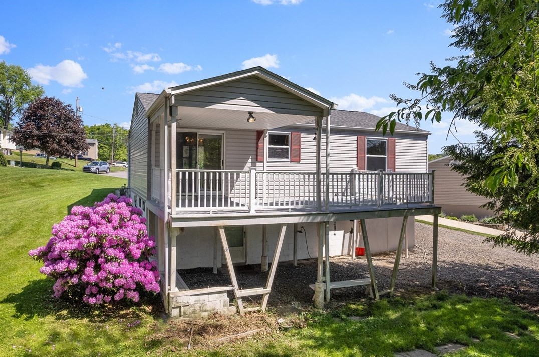 111 Jade Dr, Noblestown PA exterior