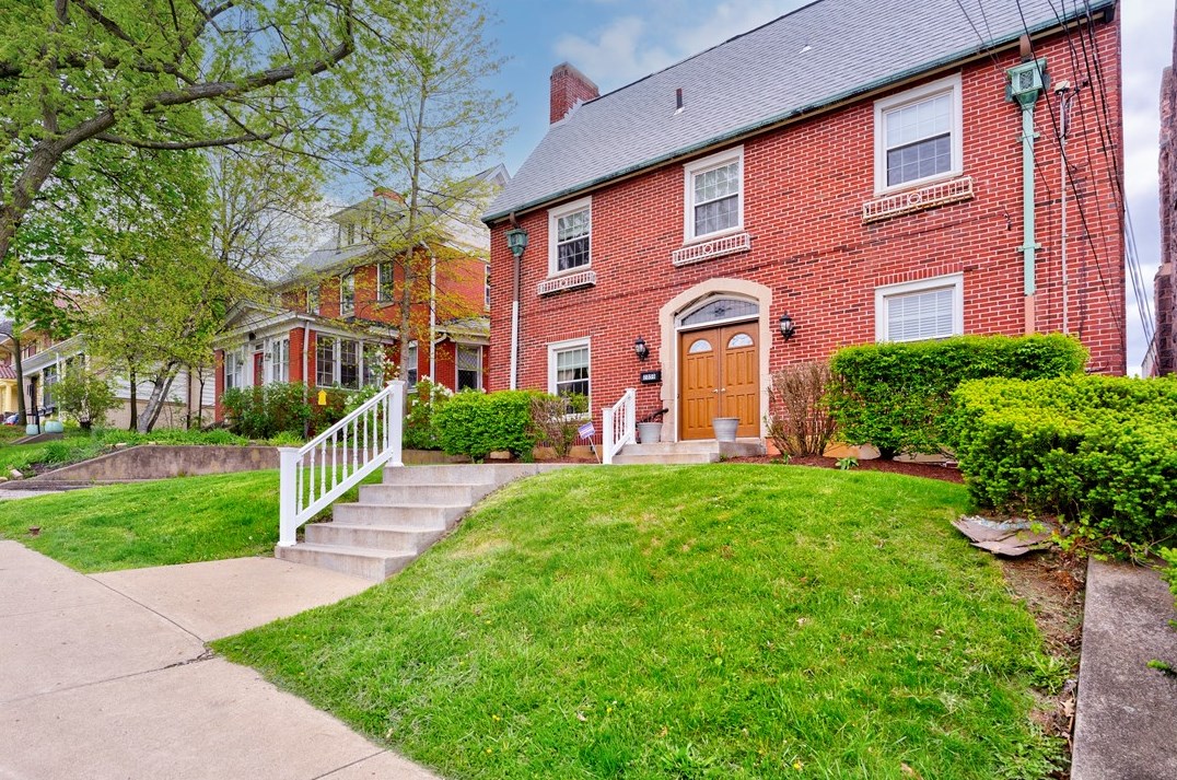 2859 Espy Ave, Pittsburgh PA 15216-2017 exterior