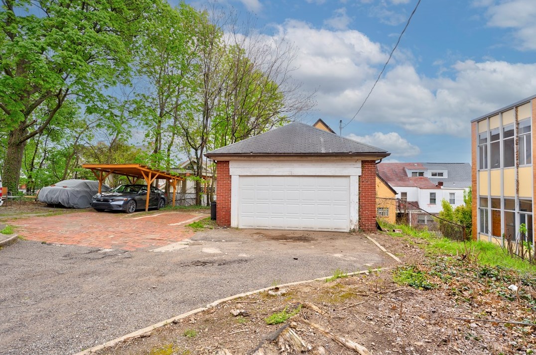 2859 Espy Ave, Pittsburgh PA 15216-2017 exterior