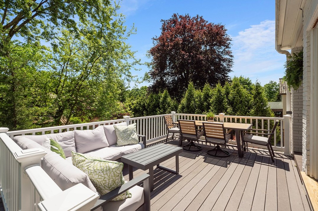 95 Inglewood Dr, Pittsburgh PA 15228-1555 exterior