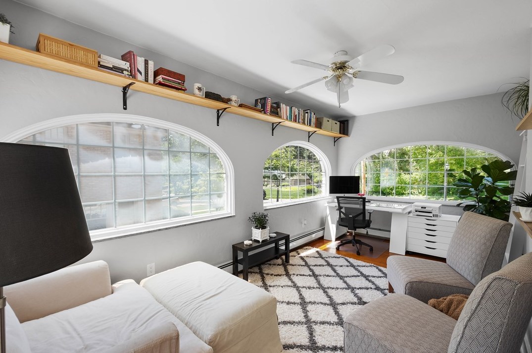 95 Inglewood Dr, Pittsburgh PA 15228-1555 exterior