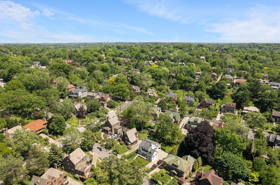 95 Inglewood Dr, Pittsburgh PA 15228-1555 exterior