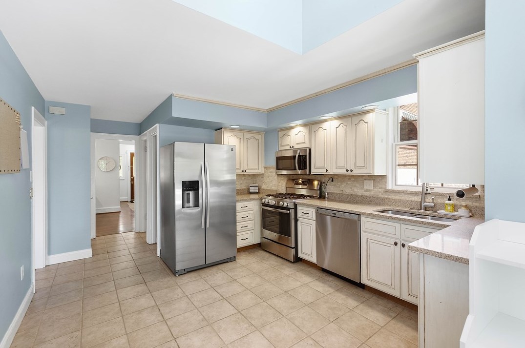 95 Inglewood Dr, Pittsburgh PA 15228-1555 exterior