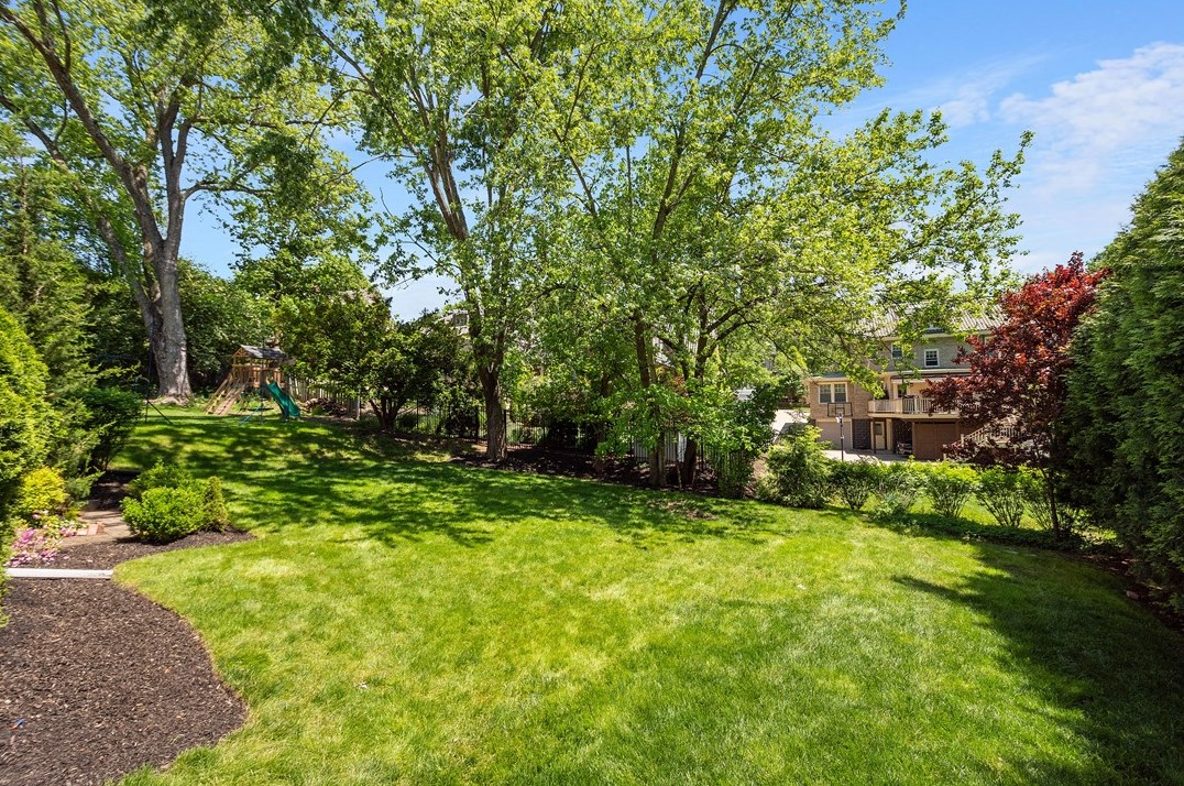 95 Inglewood Dr, Pittsburgh PA 15228-1555 exterior