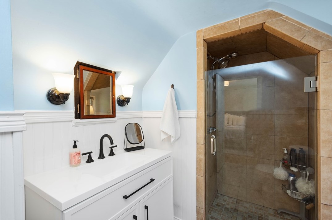 95 Inglewood Dr, Pittsburgh PA 15228-1555 exterior