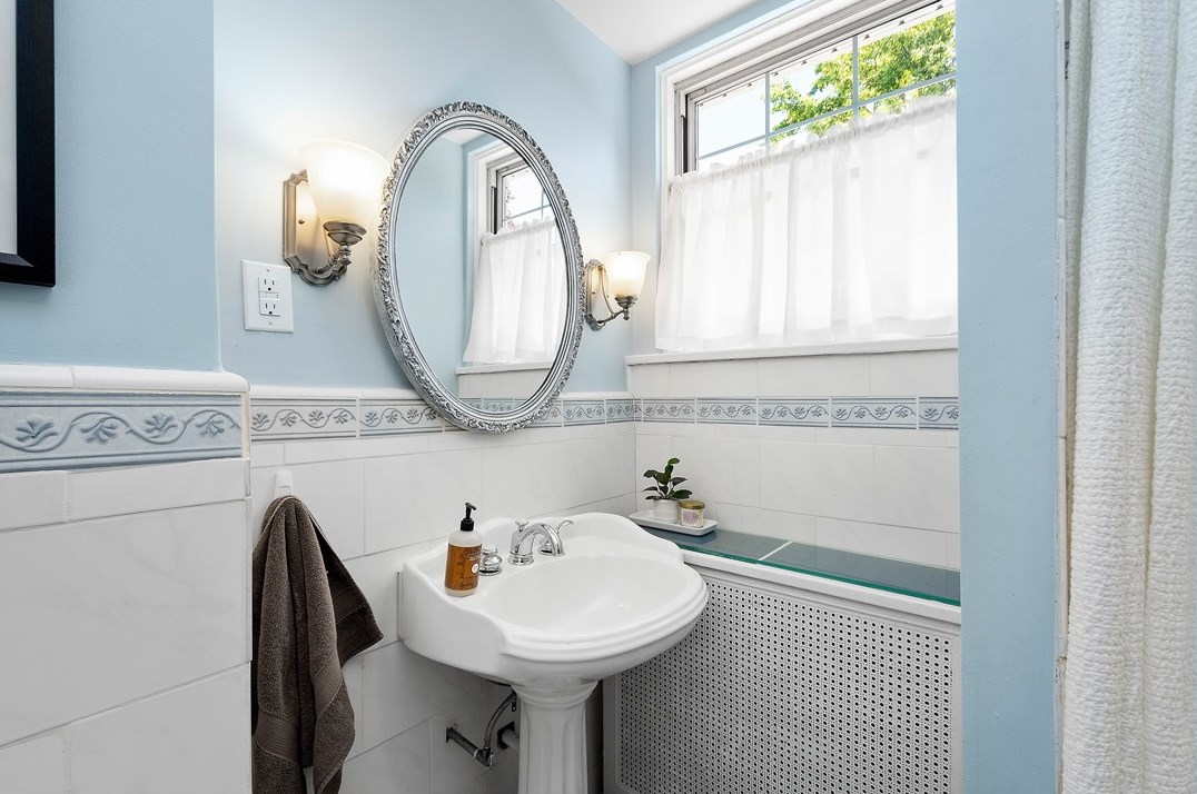 95 Inglewood Dr, Pittsburgh PA 15228-1555 exterior